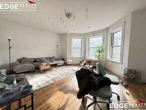 5 Euston St, Unit 2 in Brookline, MA - Foto de edificio - Building Photo