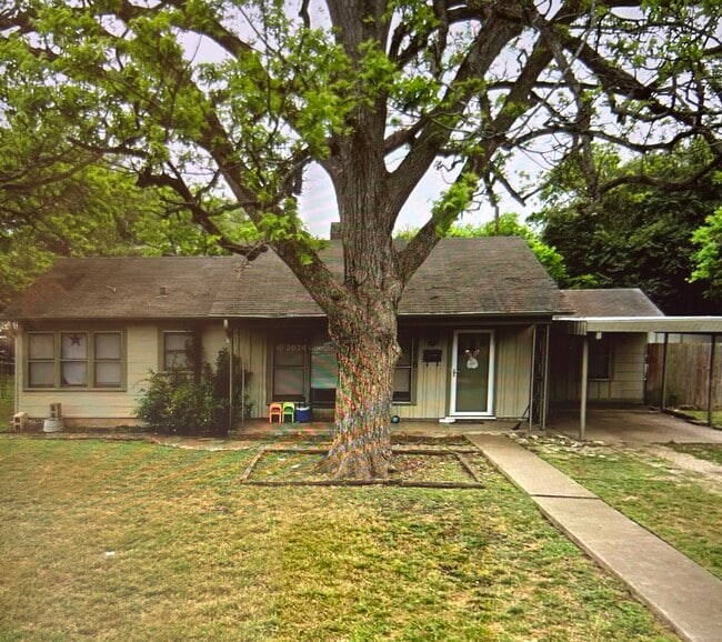 property at 318 Moore St