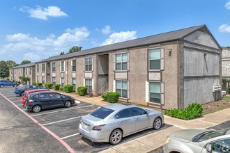 Westwood Apartments in Wake Village, TX - Building Photo - Building Photo