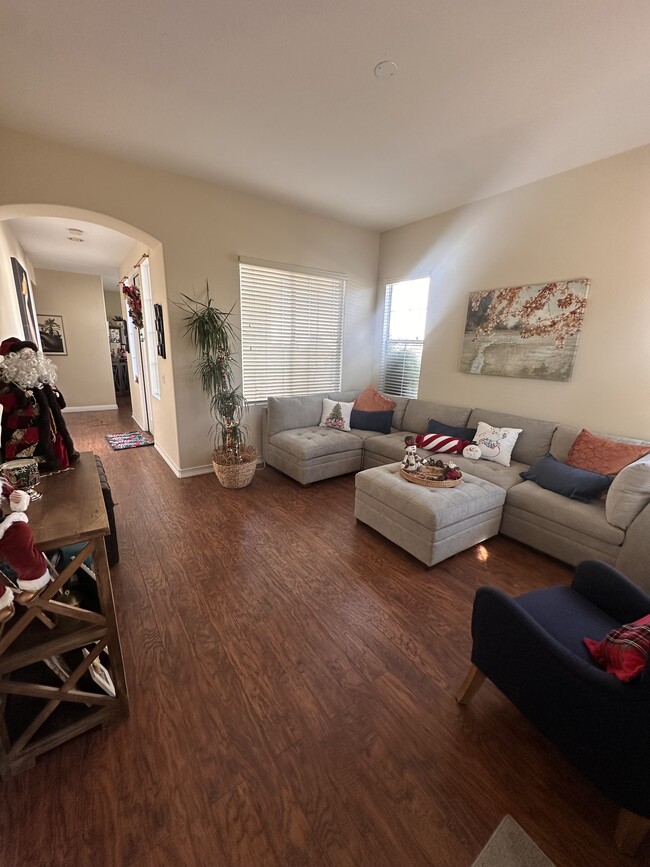 2525 Saddlehorn Dr, Unit Saddlehorn Dr in Chula Vista, CA - Foto de edificio - Building Photo