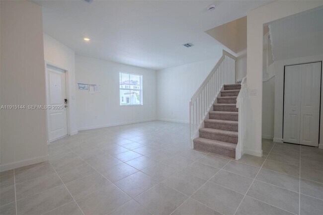 2752 SE 26th Ave in Homestead, FL - Foto de edificio - Building Photo