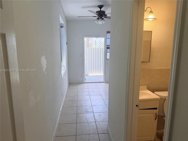 3620 NW 19th St in Miami, FL - Building Photo - Building Photo