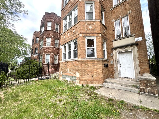 7545 S May St in Chicago, IL - Building Photo - Building Photo