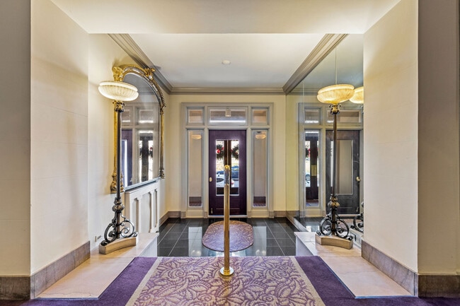 3401 Greenway, Unit 403, Unit 403