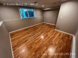 78 N Maple St in Hadley, MA - Building Photo