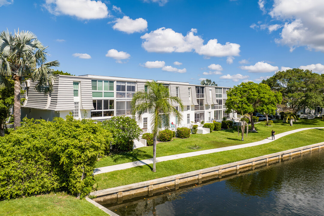 French Village Condominium in Boca Raton, FL - Building Photo