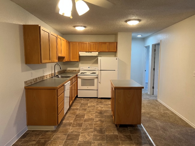 17260 SW Heritage Ct in Beaverton, OR - Building Photo - Building Photo