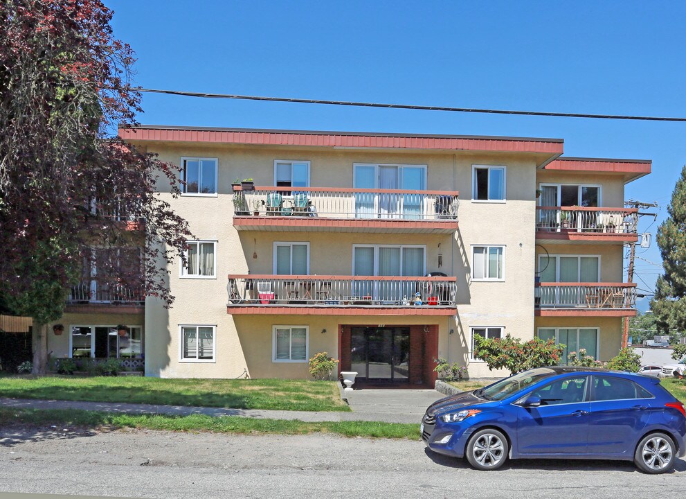 145 E 15th Ave in Vancouver, BC - Building Photo