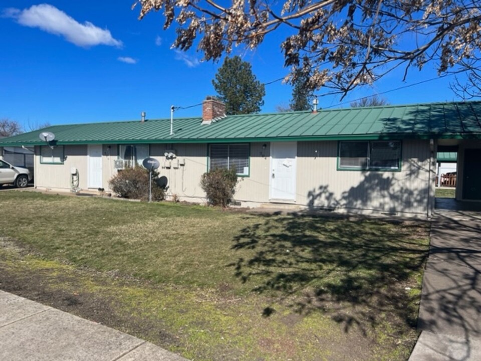 204 Fargo St in Eagle Point, OR - Building Photo