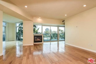 13600 Marina Pointe Dr-Unit -406 in Marina Del Rey, CA - Building Photo - Building Photo