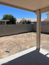 5607 W Dewey Dr in Las Vegas, NV - Foto de edificio - Building Photo