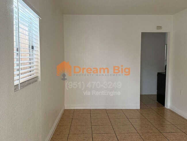 14653 Washington Dr in Fontana, CA - Building Photo - Building Photo