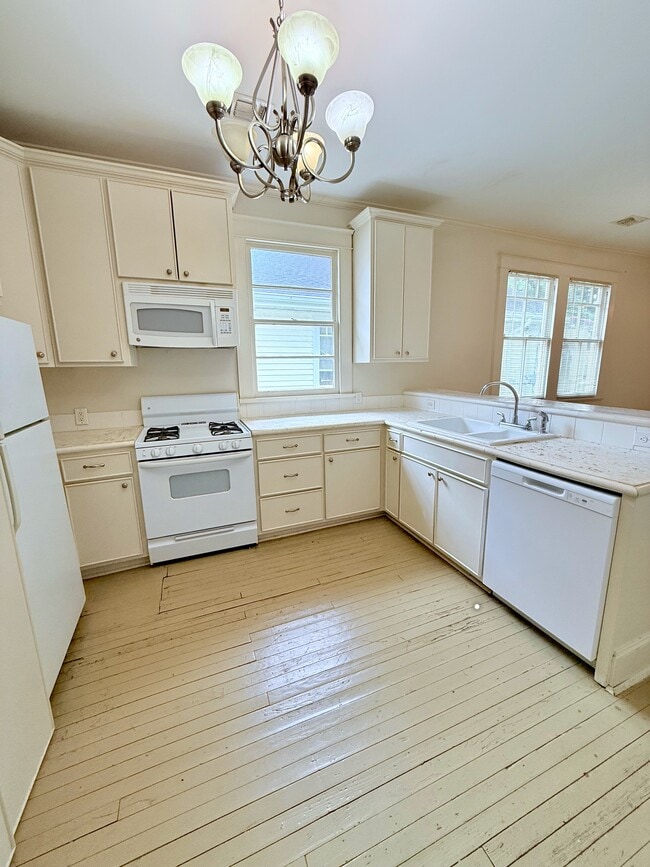 2433 Palmer Ave in New Orleans, LA - Building Photo - Building Photo