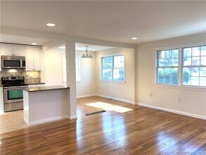 89 Cortland Cir in West Hartford, CT - Building Photo - Building Photo
