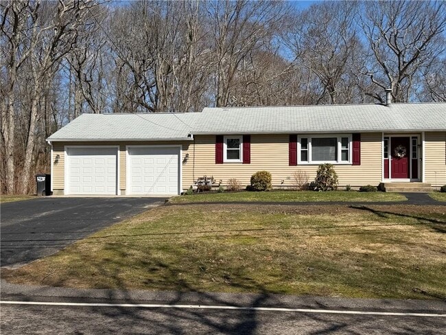 209 Hatchery Rd in North Kingstown, RI - Building Photo - Building Photo