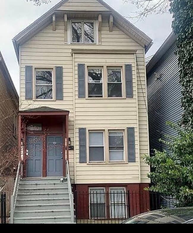 property at 3037 N Southport Ave