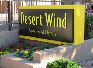 Desert Wind Apartments in Phoenix, AZ - Foto de edificio - Building Photo