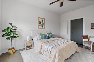 1900 12th Ave S in Nashville, TN - Building Photo