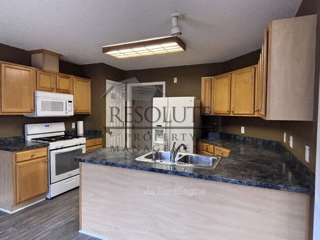 404 Onondaga Ct in Holly Springs, NC - Building Photo - Building Photo