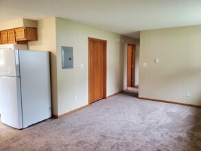 742 Central Plains Ct in Grand Forks, ND - Building Photo - Building Photo