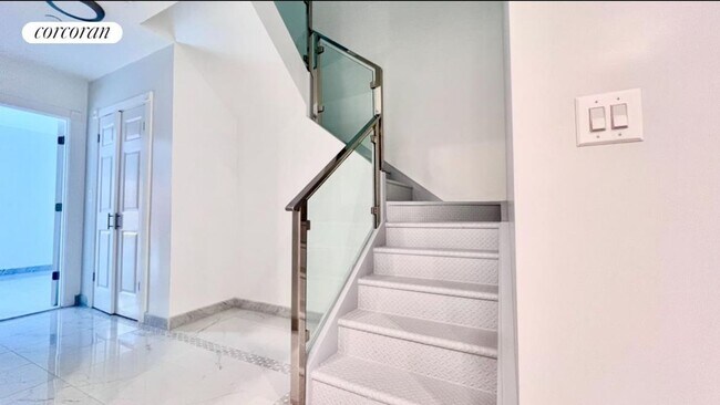55 Stagg St in Brooklyn, NY - Building Photo - Building Photo