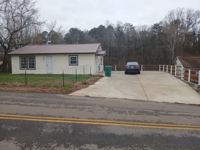 1967 Old Liberty Hill Rd