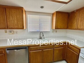 1584 Sycamore Ln in San Bernardino, CA - Building Photo - Building Photo