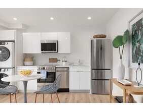 495 Trapelo Rd-Unit -201 in Belmont, MA - Building Photo - Building Photo