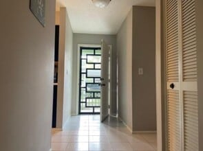 5080 Barrington Cir, Unit Villa in Sarasota, FL - Building Photo - Building Photo