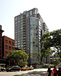 Charleston Condominium in New York, NY - Foto de edificio - Building Photo