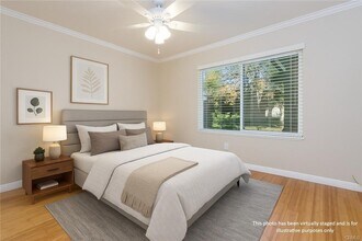 22133 James Alan Cir in Los Angeles, CA - Building Photo - Building Photo