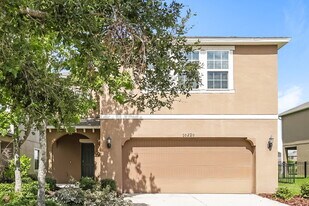 10220 Newminster Loop in Ruskin, FL - Building Photo