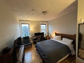 129 Summer St, Unit 1B in Somerville, MA - Building Photo - Building Photo
