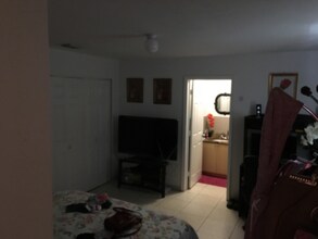 10345 NW 35th Ave in Miami, FL - Building Photo - Building Photo