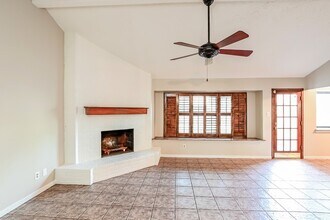 6019 Coachgate Dr in Spring, TX - Building Photo - Building Photo