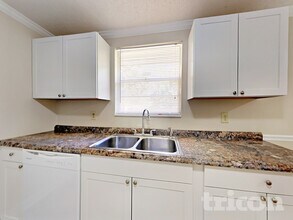 1227 Cimmaron Dr, Unit 302 in Orange Park, FL - Building Photo - Building Photo