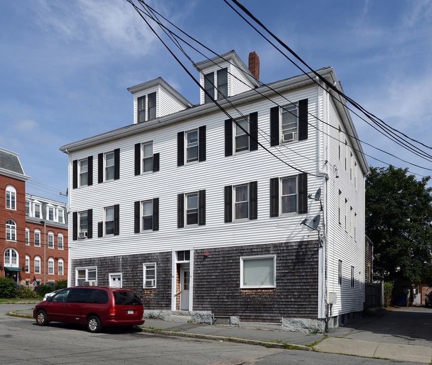 41-45 Linden St in New Bedford, MA - Building Photo