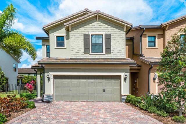8301 Catria Ln in Wellington, FL - Building Photo