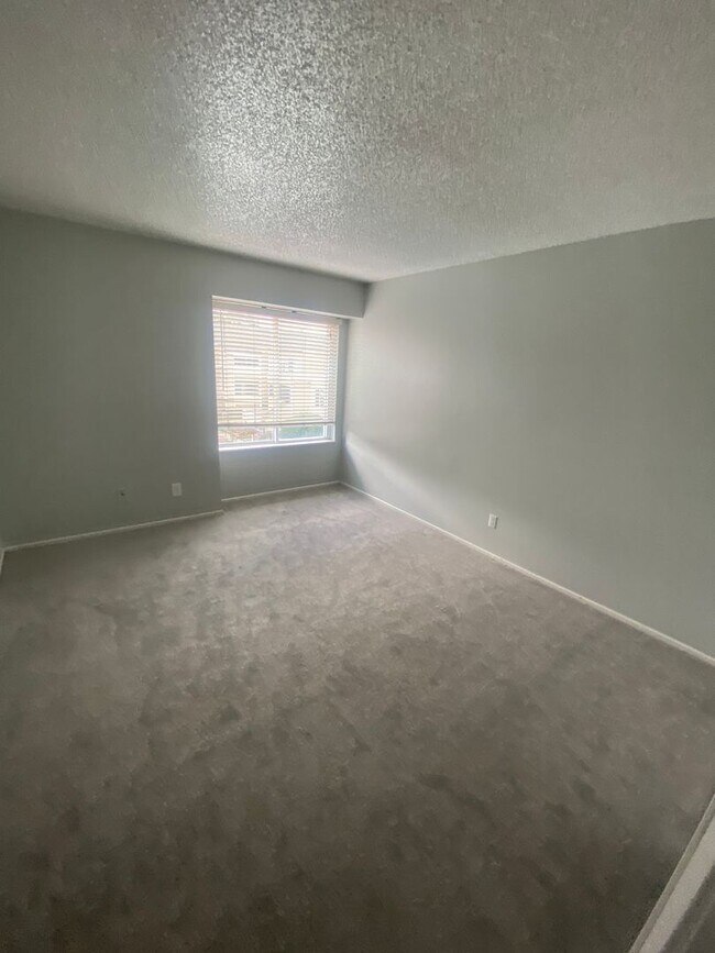 10732 E Exposition Ave in Aurora, CO - Foto de edificio - Building Photo