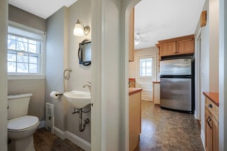 11 Acadia St in West Hartford, CT - Building Photo - Building Photo