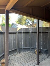 115-112 Poplar Ave in Modesto, CA - Building Photo - Building Photo