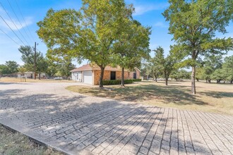 6828 N Lakewood Dr in Georgetown, TX - Building Photo - Building Photo