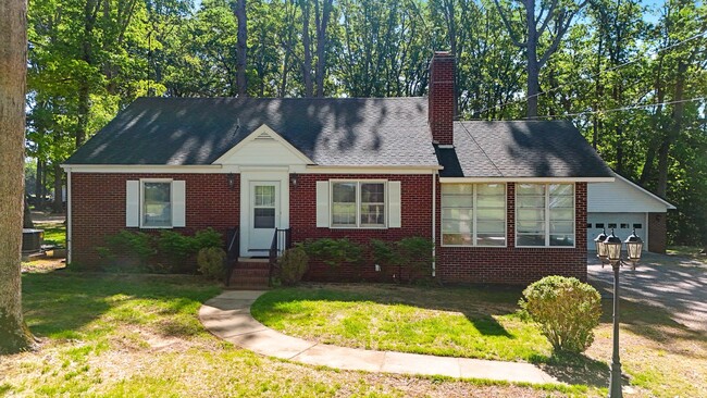 property at 3307 Farmville Rd
