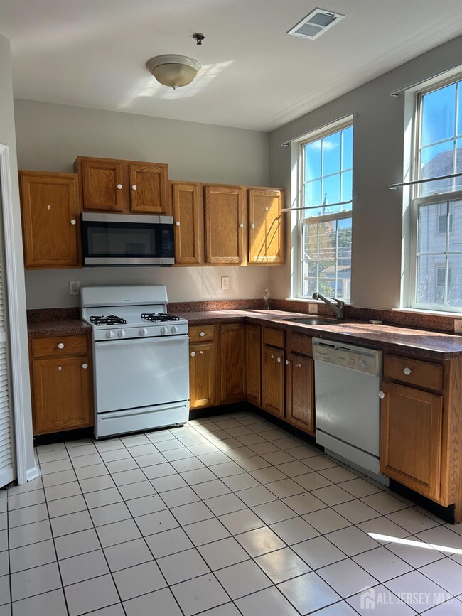 114 Remsen Ave in New Brunswick, NJ - Building Photo - Building Photo