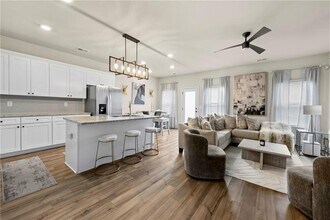 7098 Chara Ln in Atlanta, GA - Building Photo - Building Photo