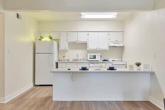 Riviera Park in Chandler, AZ - Building Photo - Building Photo