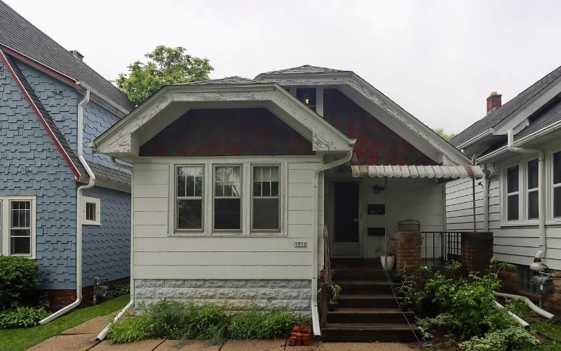 1711 S 85th St in West Allis, WI - Foto de edificio
