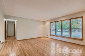 7025 Grimes Ave N in Minneapolis, MN - Building Photo - Building Photo