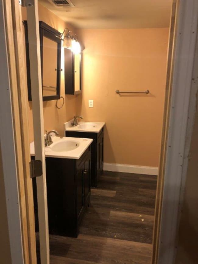 209 W Park St in Sulphur Springs, TX - Building Photo - Building Photo
