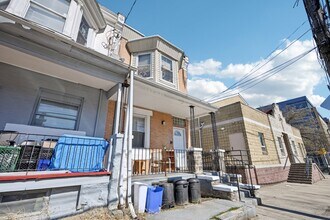 1259 S 46th St, Unit 1 in Philadelphia, PA - Foto de edificio - Building Photo
